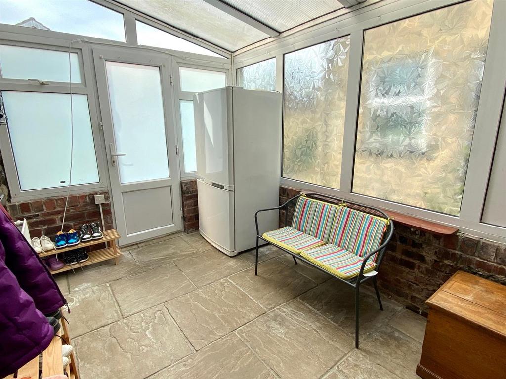 Knowl road 109 conservatory.jpg