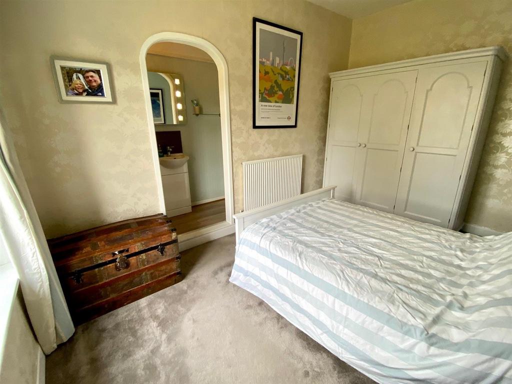 Knowl road 109 bed 1 x 2.jpg
