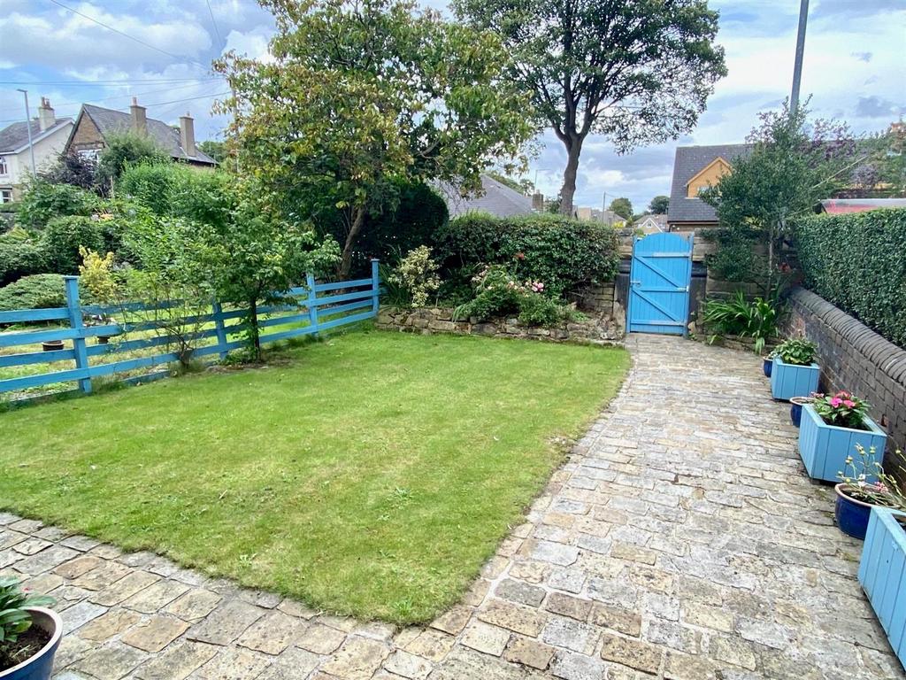 Knowl road 109 front garden.jpg