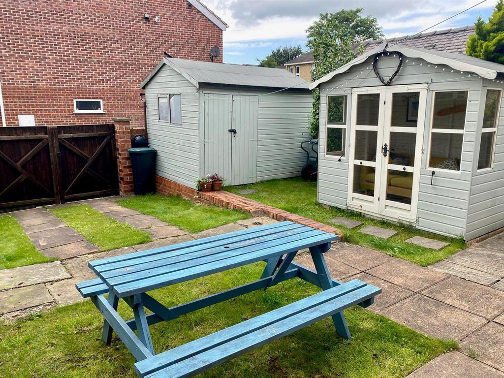 Knowl road 109 rear  garden.jpg