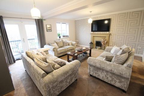 5 bedroom detached house for sale, High Pastures, Keighley, BD22