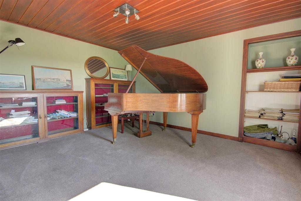 Bedroom 3/ office