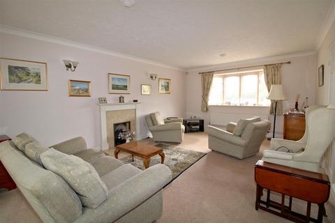4 bedroom detached bungalow for sale, Grand Avenue, Seaford