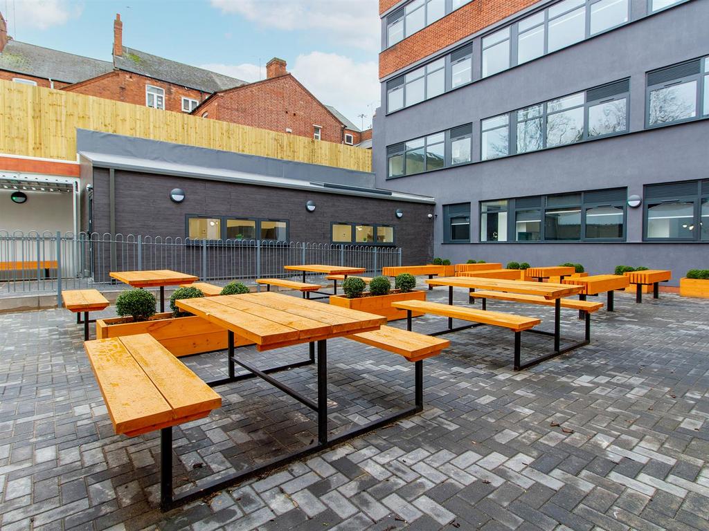 Student-accommodation-urban-student-village-courty