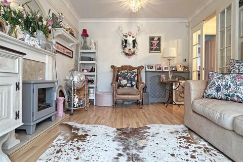 16 Hadfield Drive, Black Notley, Braintree, CM77 8XW
