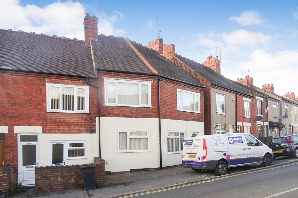 Bucks Hill, Nuneaton, Warwickshire 3 bed flat £675 pcm (£156 pw)