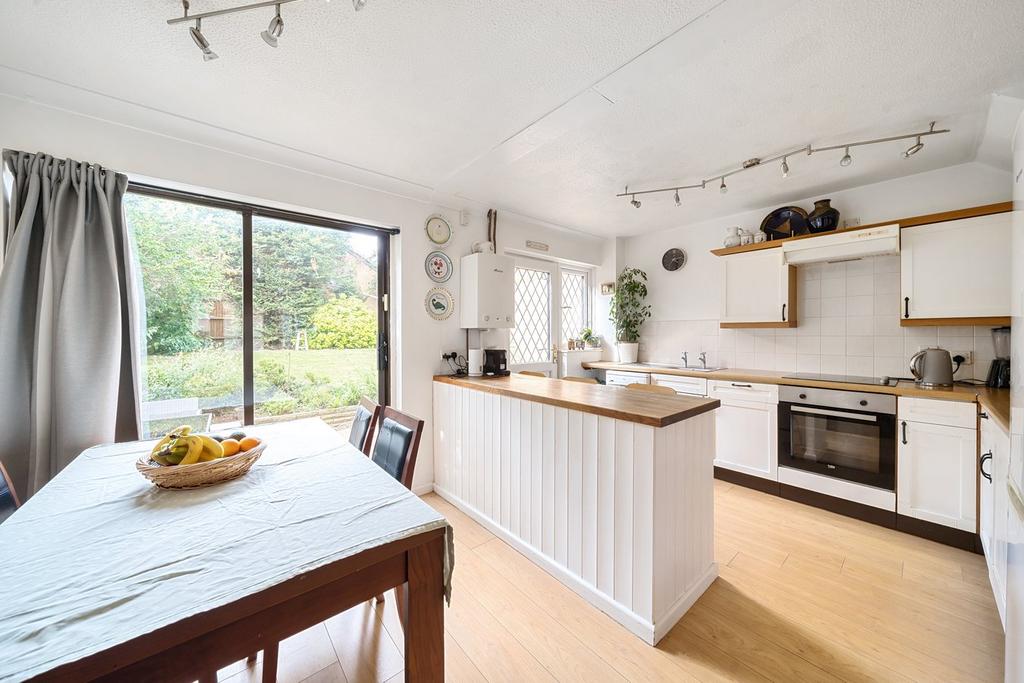 Russell Road, Toddington, LU5 4 bed detached house for sale £479,000