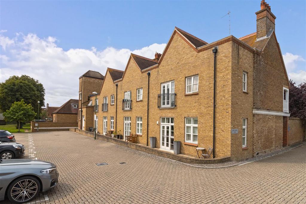 Upper Shoreham Road, ShorehamBySea 1 bed apartment for sale £250,000