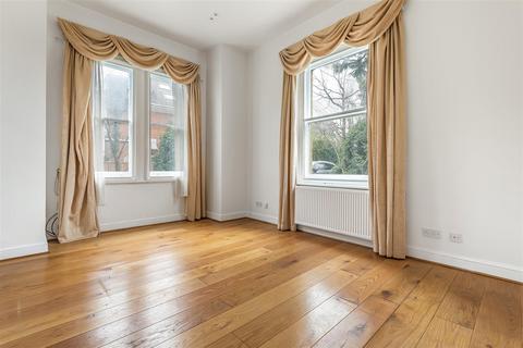 3 bedroom flat for sale - Mount Park Road, Harrow