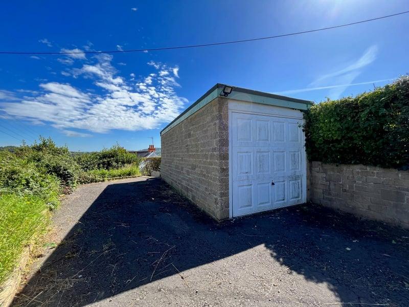 Single detached garage