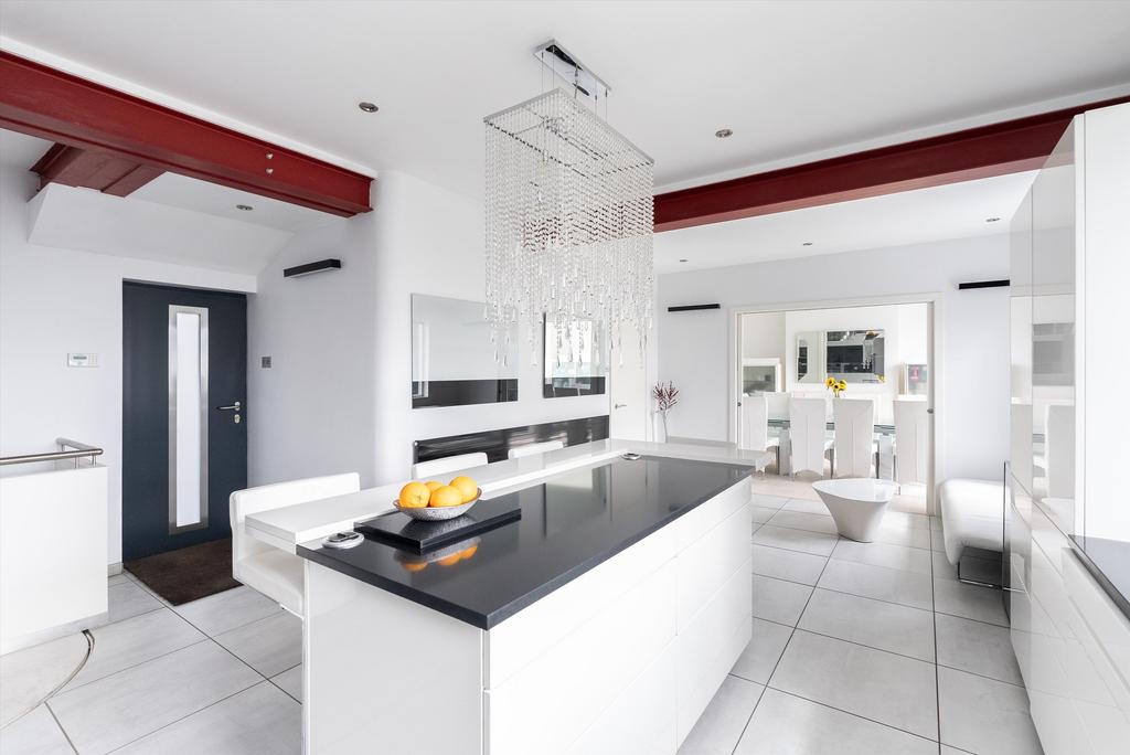 Honor Oak Road, Forest Hill, London, SE23 4 bed semidetached house for