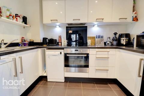 2 bedroom apartment for sale, Gabriel Court, Needleman Close, NW9