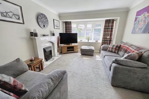 3 bedroom semi-detached house for sale - Lichfield Close, Kingston Park, Newcastle upon Tyne, Tyne and Wear, NE3 2YW