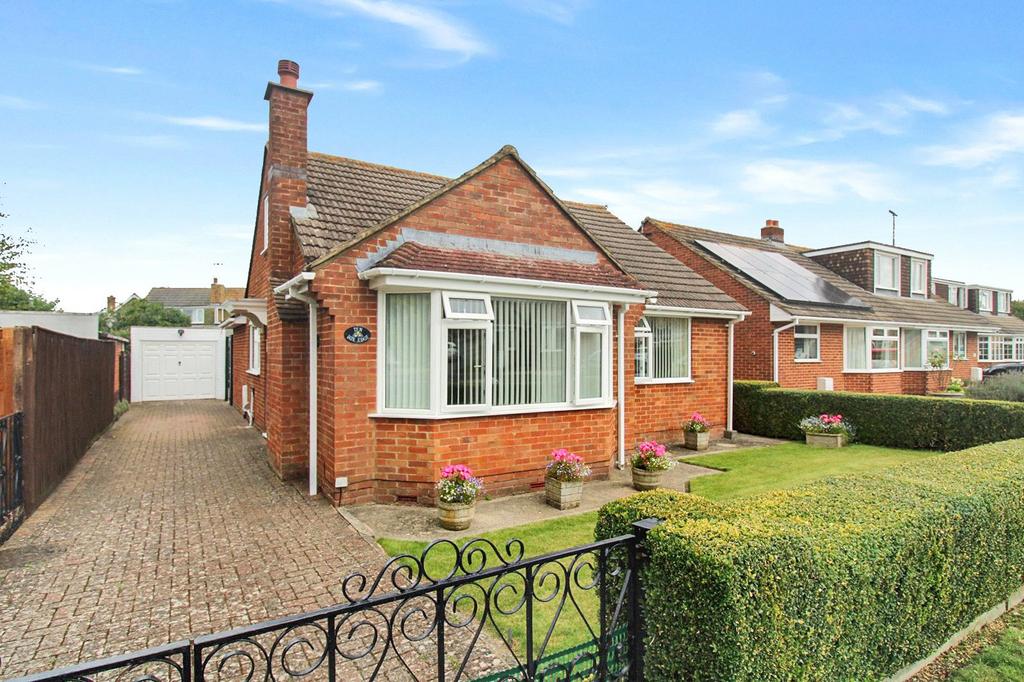 Dunbar Road, Wroughton, Swindon, SN4 3 bed bungalow for sale £325,000