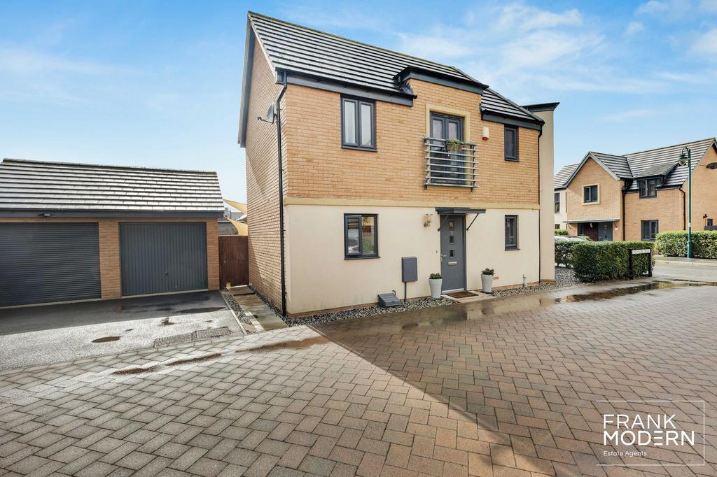 Coriander Drive, Hampton Vale, PE7 3 bed semidetached house for sale £250,000