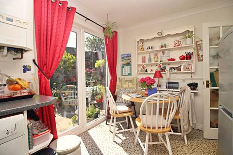 47 Warwick Close, Bury, BL8 1RT