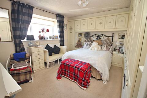 47 Warwick Close, Bury, BL8 1RT