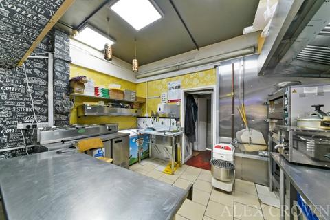 Shop to rent - Murray Grove, Old Street