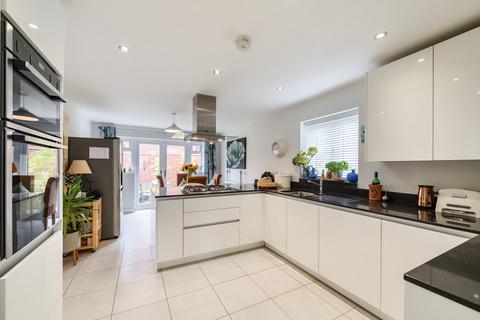 7 Coates Drive, Pinvin, Pershore, WR10 2DH