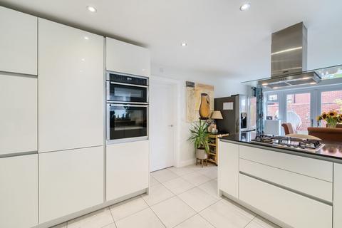 7 Coates Drive, Pinvin, Pershore, WR10 2DH