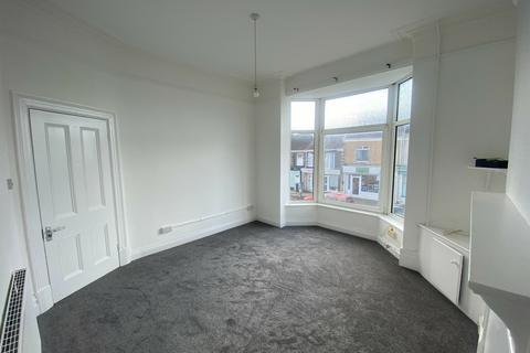 2 bedroom apartment to rent, 84Eversley Ground