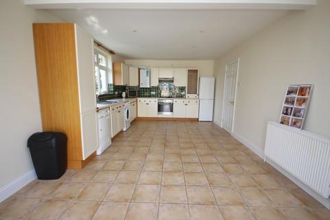 136 Springdale Road, Corfe Mullen, Wimborne, BH21 3QL
