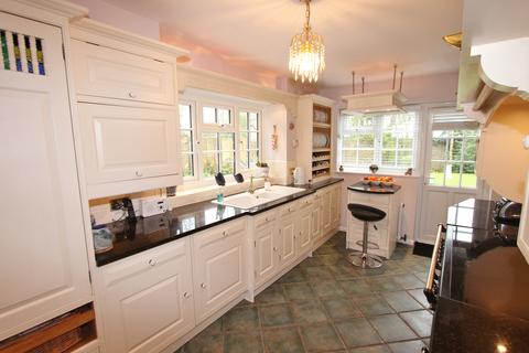 4 bedroom detached house for sale, Dover Road, Ringwould, Deal, Kent, CT14