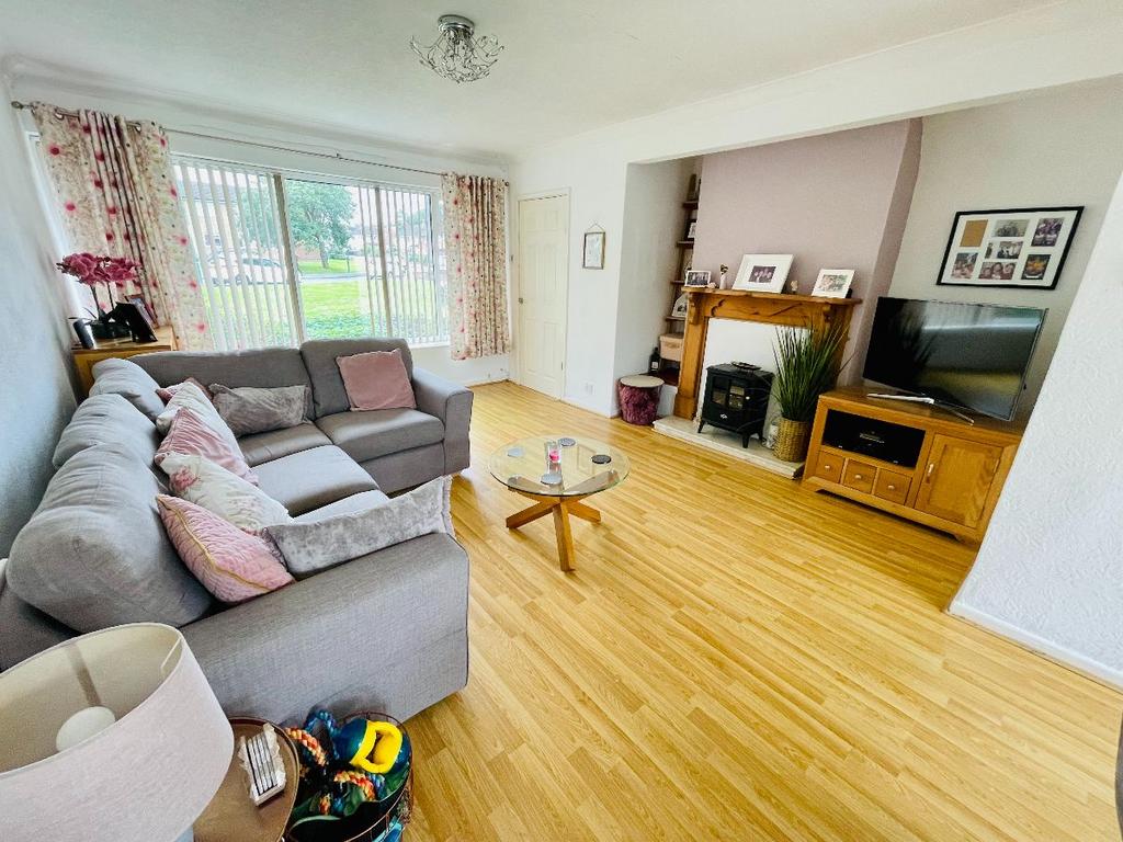 Hytall Road, Shirley, Solihull 3 bed semidetached house £235,000