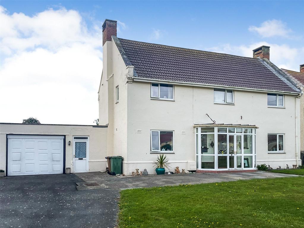 Morfa Crescent, Tywyn, Gwynedd, LL36 3 bed detached house for sale £