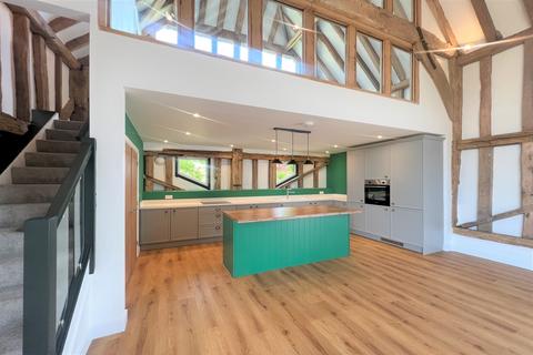 4 bedroom barn conversion to rent, Lyons Road, Slinfold, Horsham, RH13