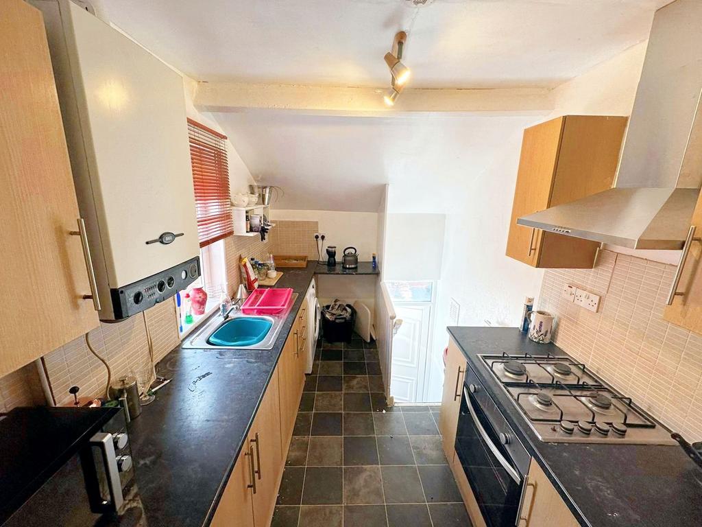 Rodsley Avenue, Bensham, Gateshead, Bensham, NE8 4LA 2 bed flat for
