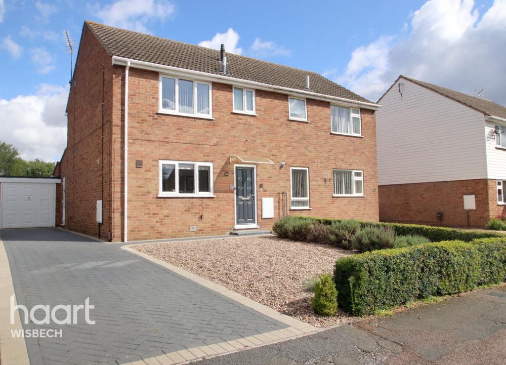 Windsor Drive, Wisbech 3 bed semidetached house for sale £200,000