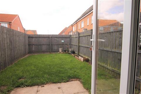 2 bedroom terraced house to rent, Grosvenor Road, HU7