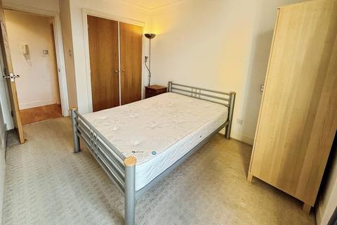 2 bedroom flat to rent, Merchants Quay, East Street, Leeds, West Yorkshire, LS9
