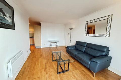 2 bedroom flat to rent, Merchants Quay, East Street, Leeds, West Yorkshire, LS9