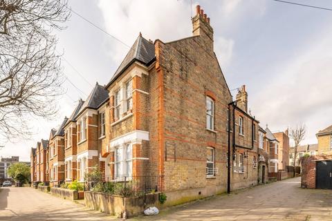 77 Church Walk, London, N16 8QR
