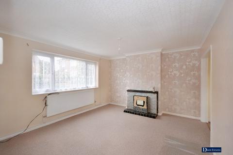 8 Roberts Close, Romford, RM3 7BT