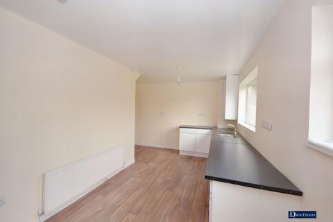 8 Roberts Close, Romford, RM3 7BT