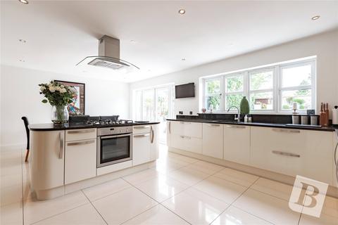 323 Corbets Tey Road, Upminster, RM14 2DF