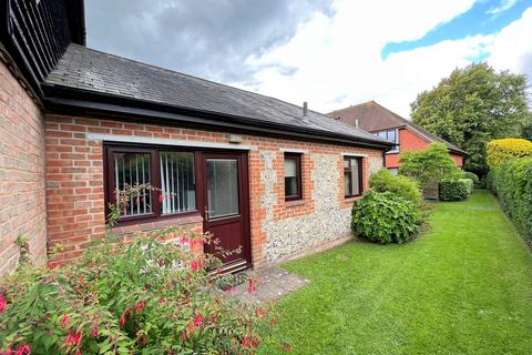 2 bedroom semi-detached bungalow for sale, Wellington Court, Fernhill Lane, New Milton, Hampshire. BH25 5ST