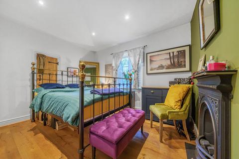 128 Brighton Road, Godalming, GU7 1PL