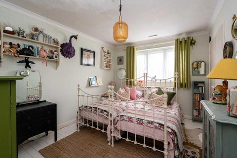 19 Longfield, Hemel Hempstead, HP3 8HN