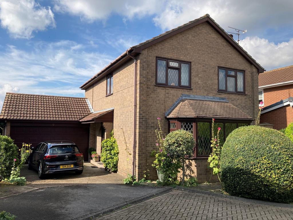 Berkeley Drive, Hedon, HU12 4 bed detached house for sale £345,000