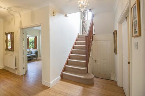 4 bedroom detached house for sale, Chestnut Grange, Shepperton TW17