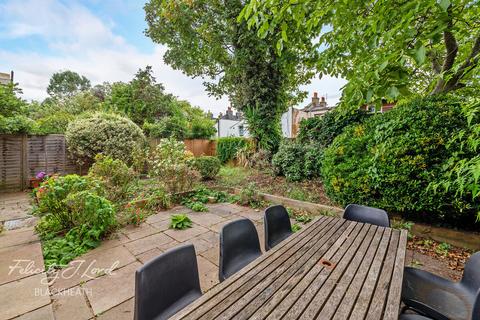 9 Reynolds Place, London, SE3 8SX