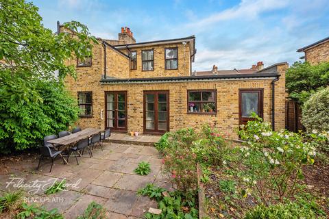 9 Reynolds Place, London, SE3 8SX