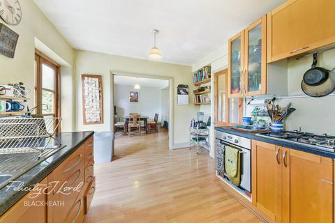 9 Reynolds Place, London, SE3 8SX