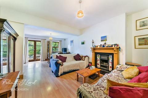 9 Reynolds Place, London, SE3 8SX