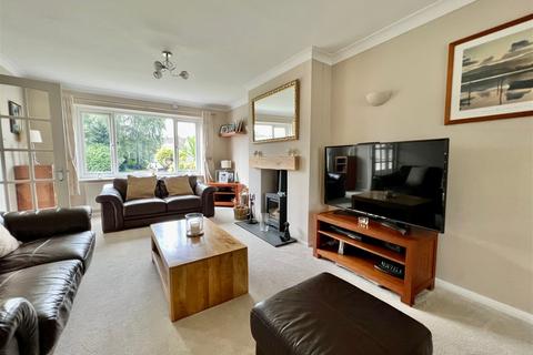 6 Knights Croft, Wetherby, LS22 7TJ