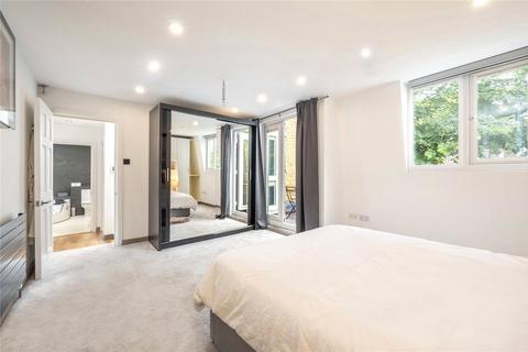 4 bedroom mews to rent, Cobham Mews, Agar Grove, London